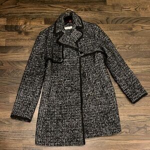 Hawke & Co coat black & white 6
